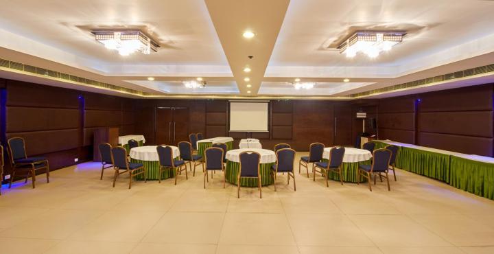 Paradigm Sarovar Portico Kakinada Exterior photo